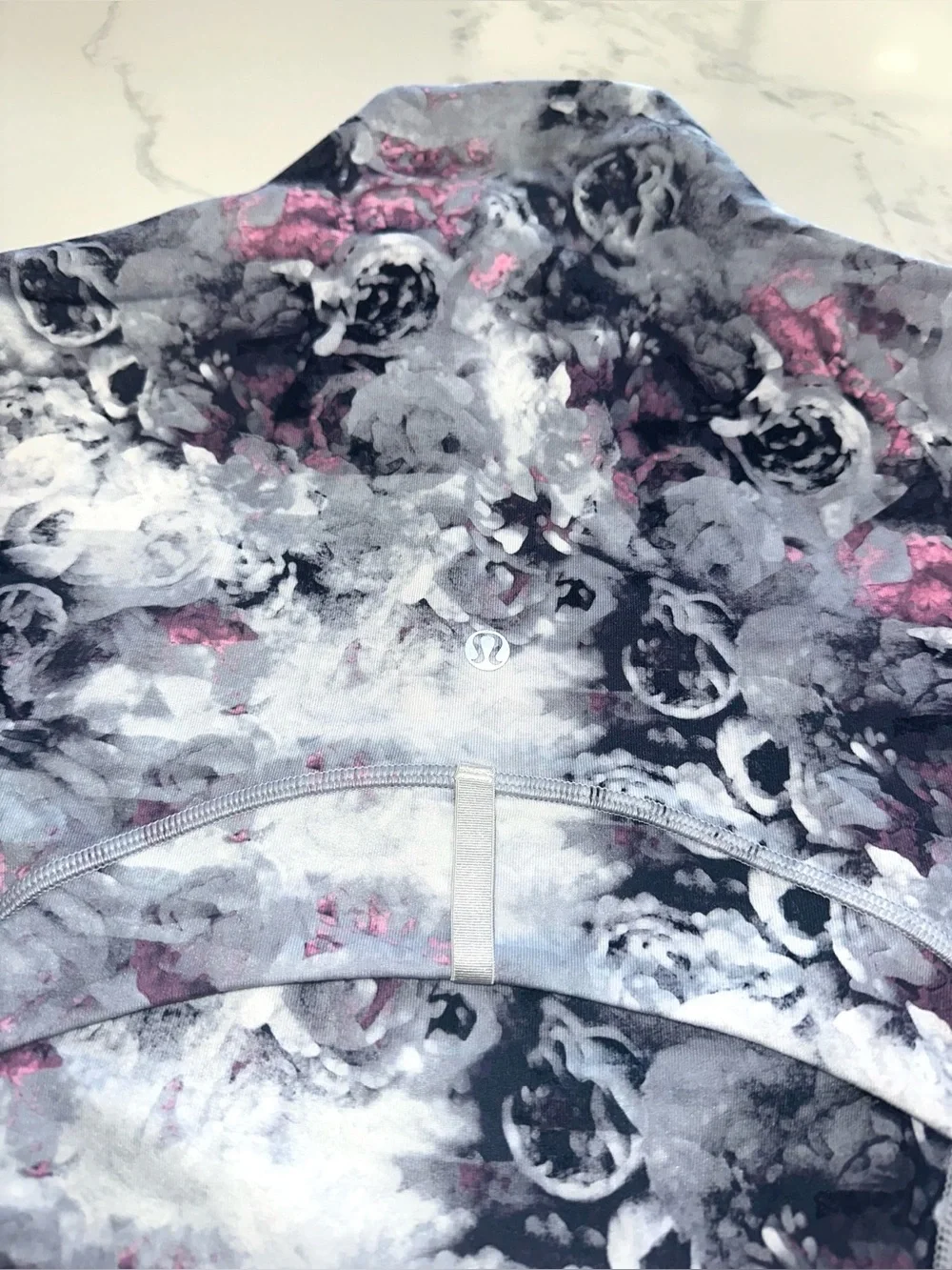 LULULEMON SIZE12~DEFINE MOODY FLORAL FORM FIT SPORTS PILATES YOGA RUNNING JACKET